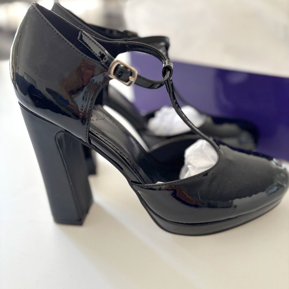 Black Patent Mary Jane Platorm Heel